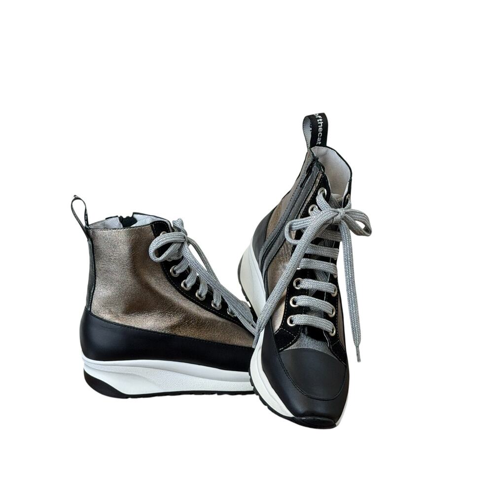 NWOB Casta Vaddia Charlie Lace Up High Top Metallic Sneakers Size EU 39
